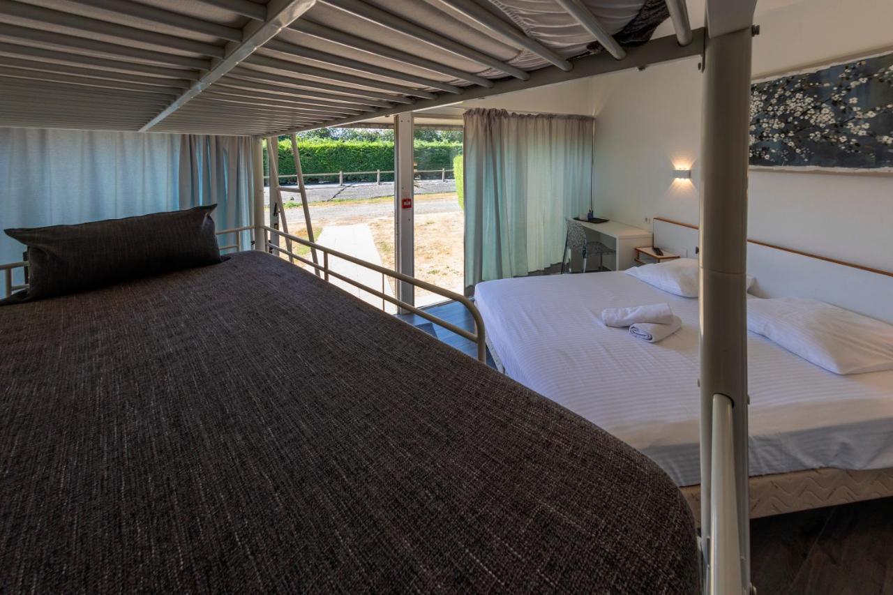 Hotel La Jalousie à Saint-Aignan-de-Cramesnil Extérieur photo