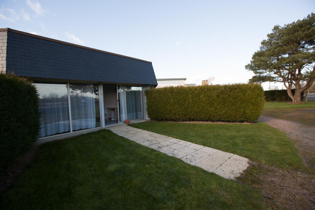Hotel La Jalousie à Saint-Aignan-de-Cramesnil Extérieur photo